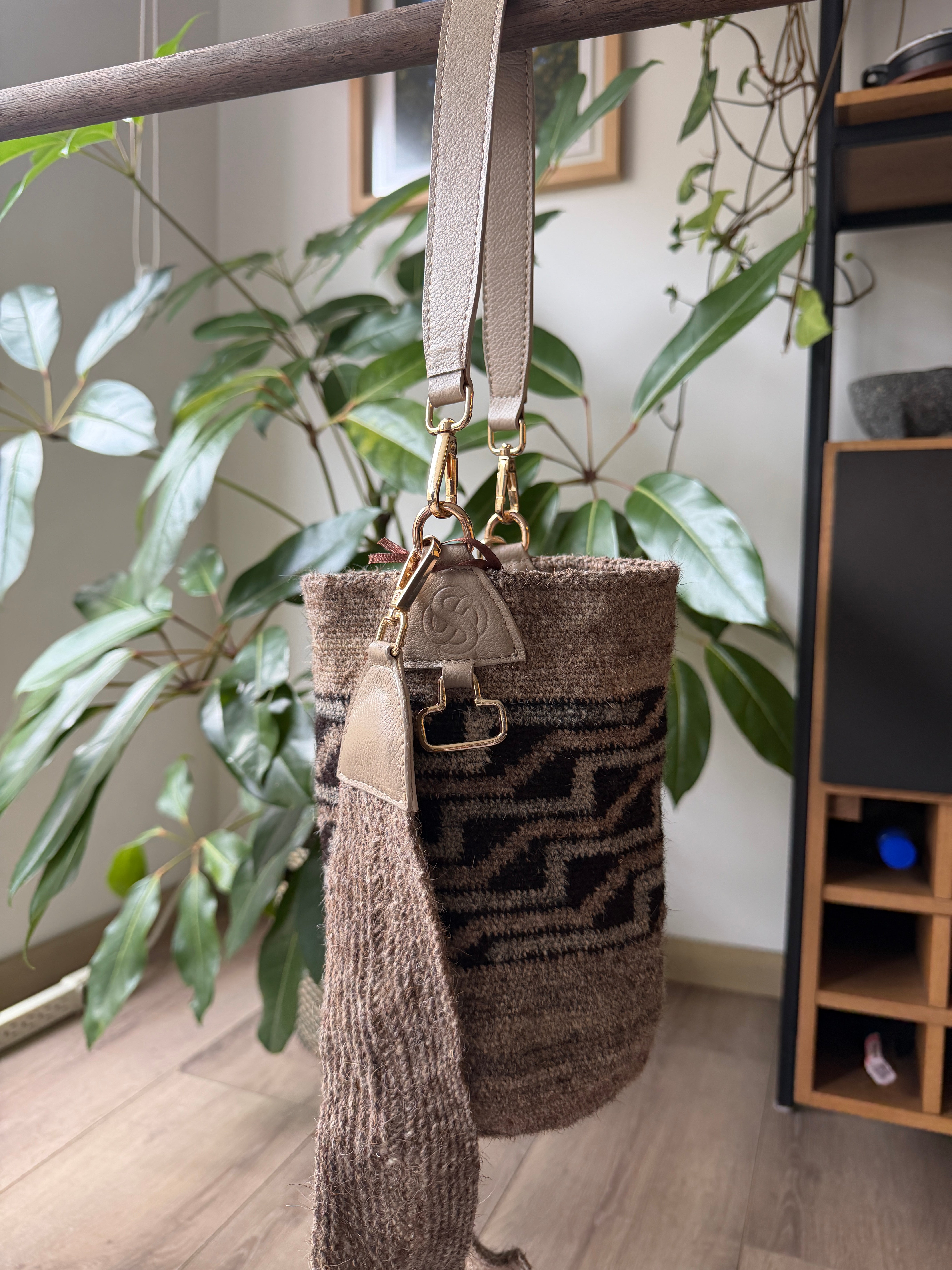 Mochila Arhuaca - Cuero Beige Escaleras